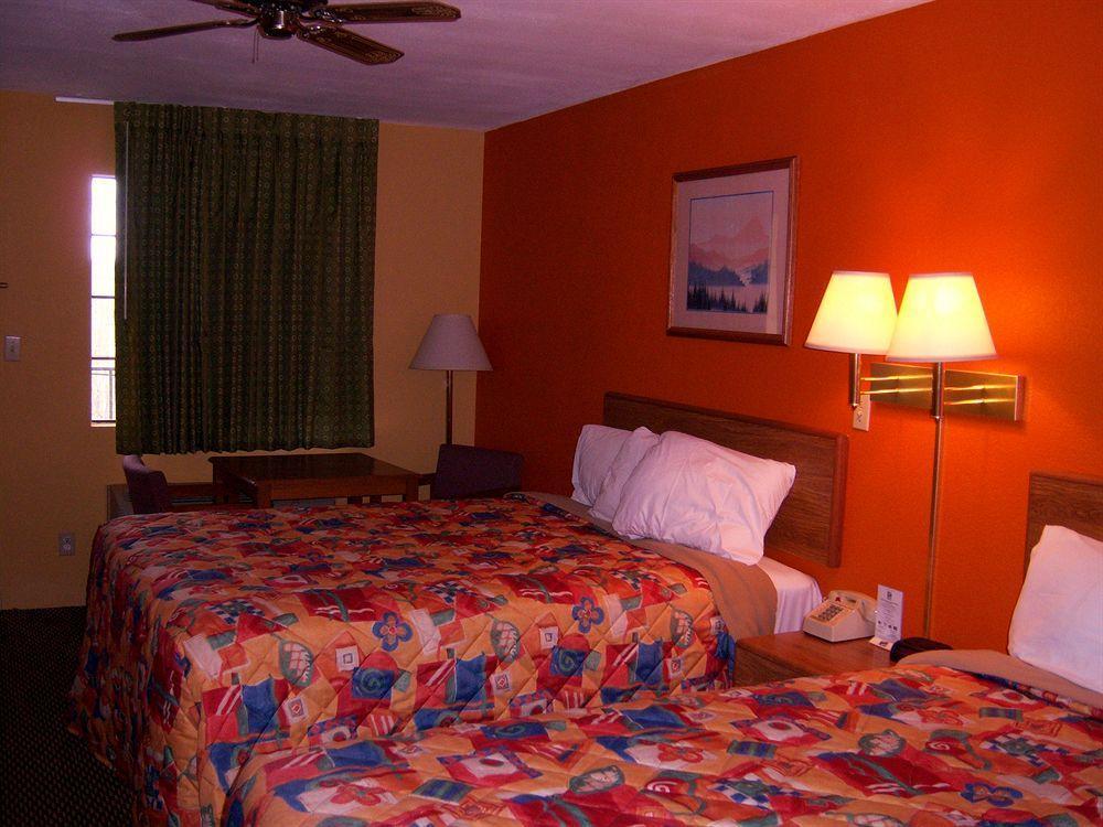 Days Inn 甘特斯维尔 外观 照片