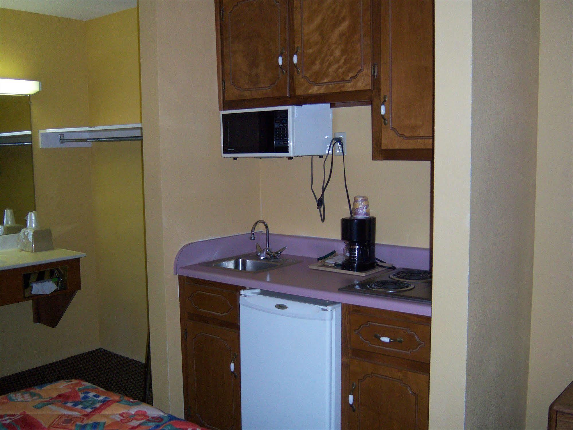 Days Inn 甘特斯维尔 外观 照片