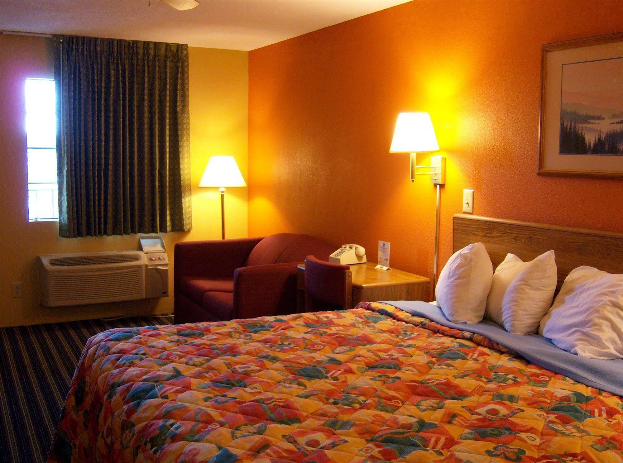 Days Inn 甘特斯维尔 外观 照片
