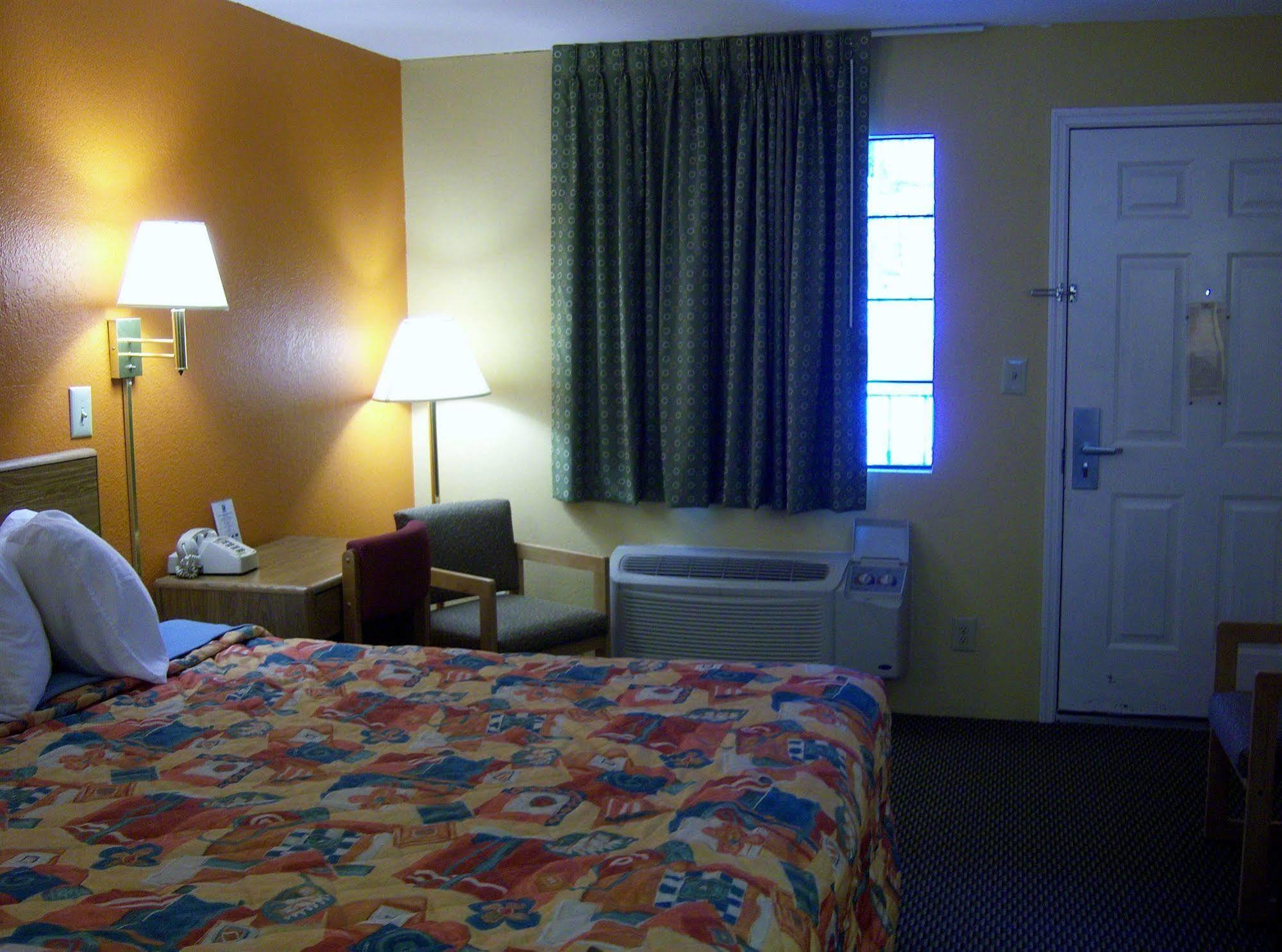 Days Inn 甘特斯维尔 外观 照片